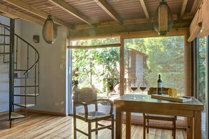 Kulübe, 1 Yatak Odası, Veranda, Bahçe Manzaralı (INDONESIA) | Yemek odası