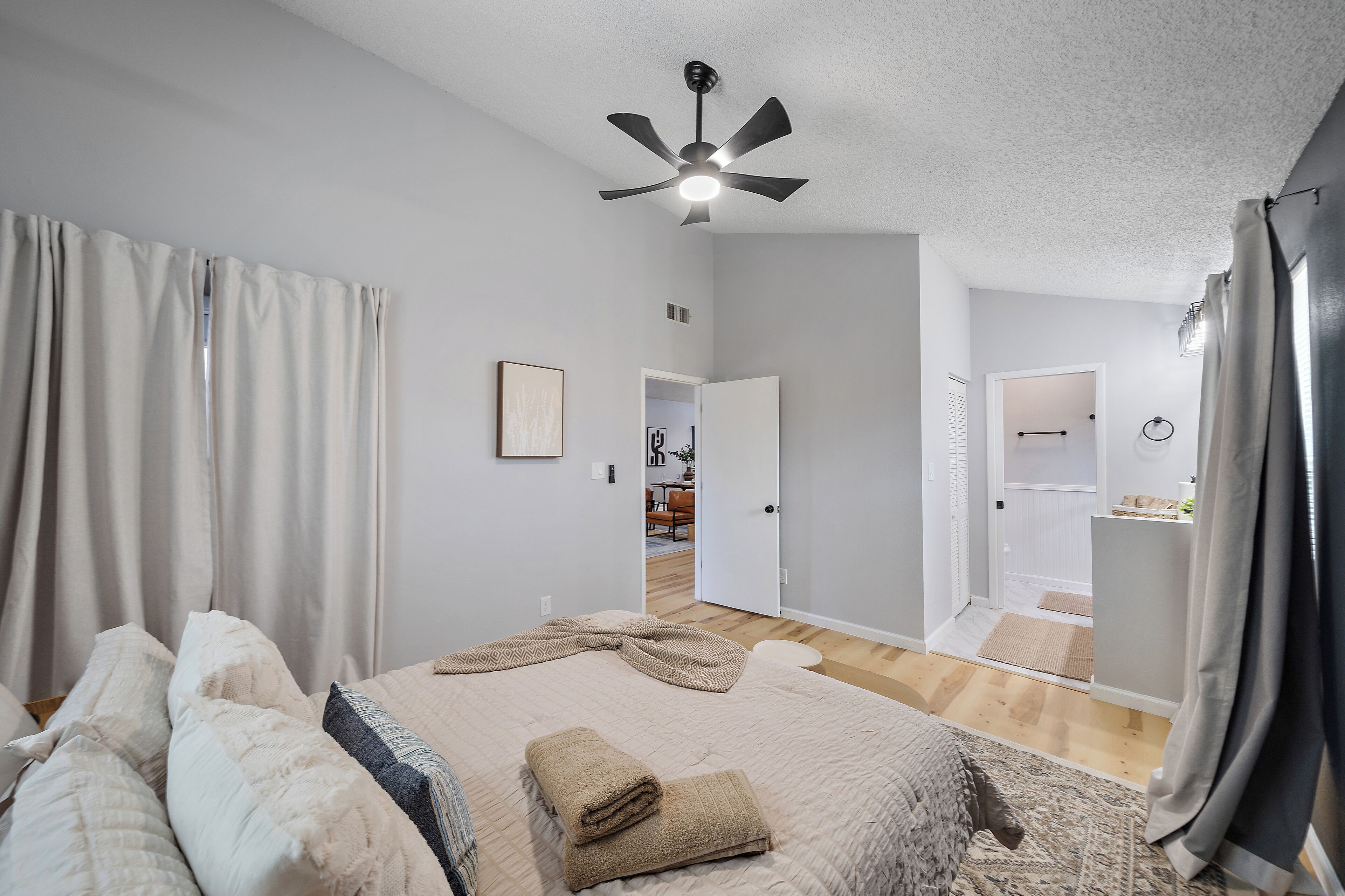 3 soverom, strykejern/-brett, wi-fi (inkludert) og sengetøy