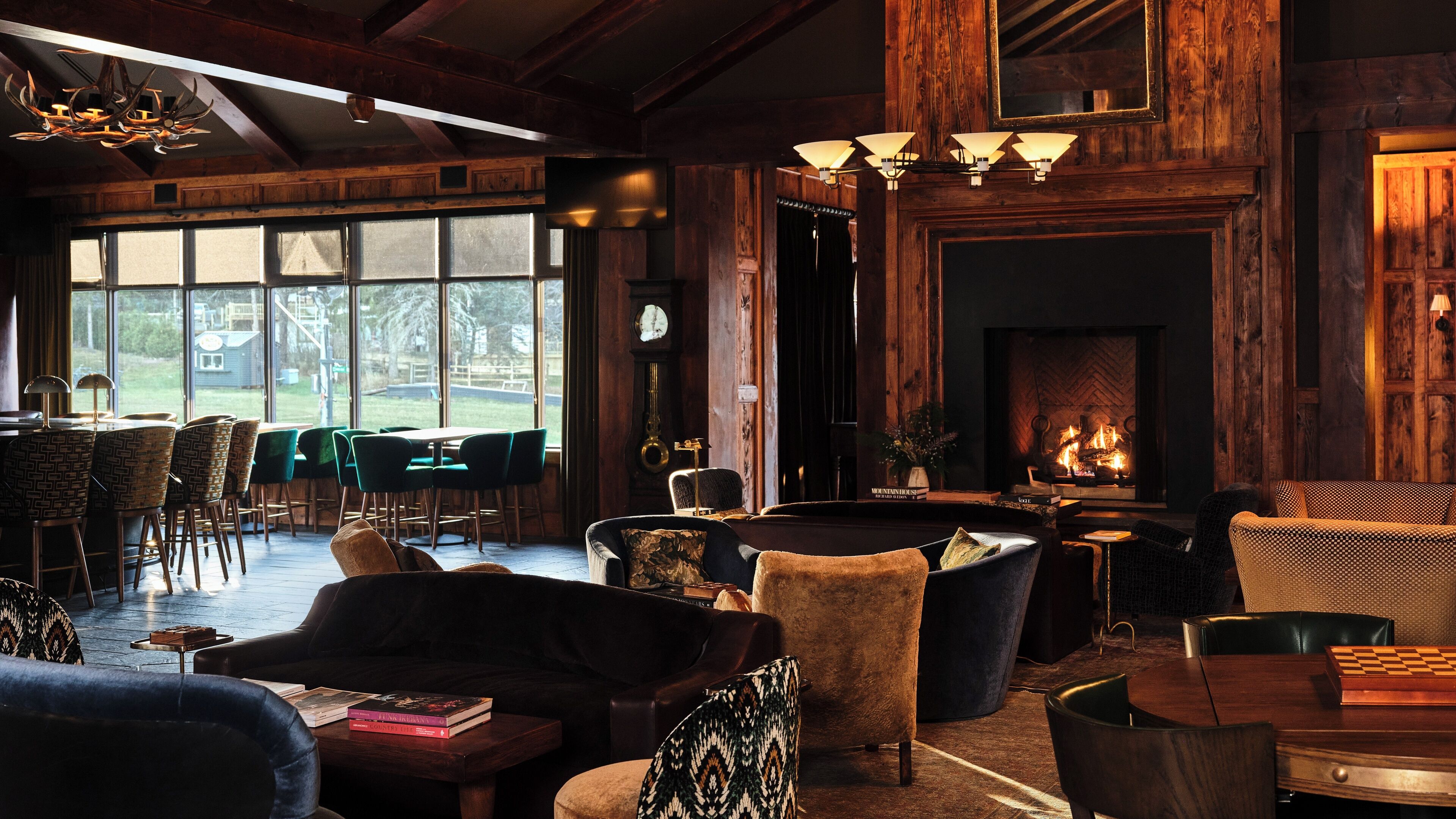 2 restaurants, breakfast, lunch, dinner served; Italian cuisine 