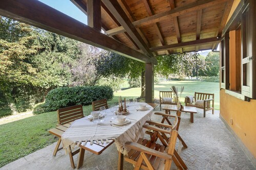 Holiday Home 'Villetta Arcadia Corallo' with Mountain View, Private Terrace and Private Garden