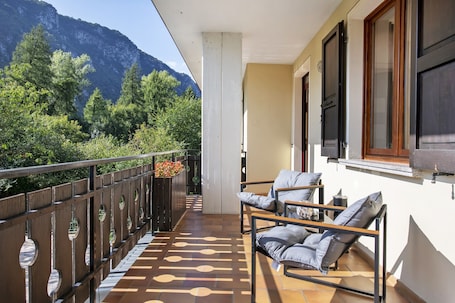 テラス / パティオ. Apartment 'Smeraldo' with Mountain View, Wi-Fi and Air Conditioning