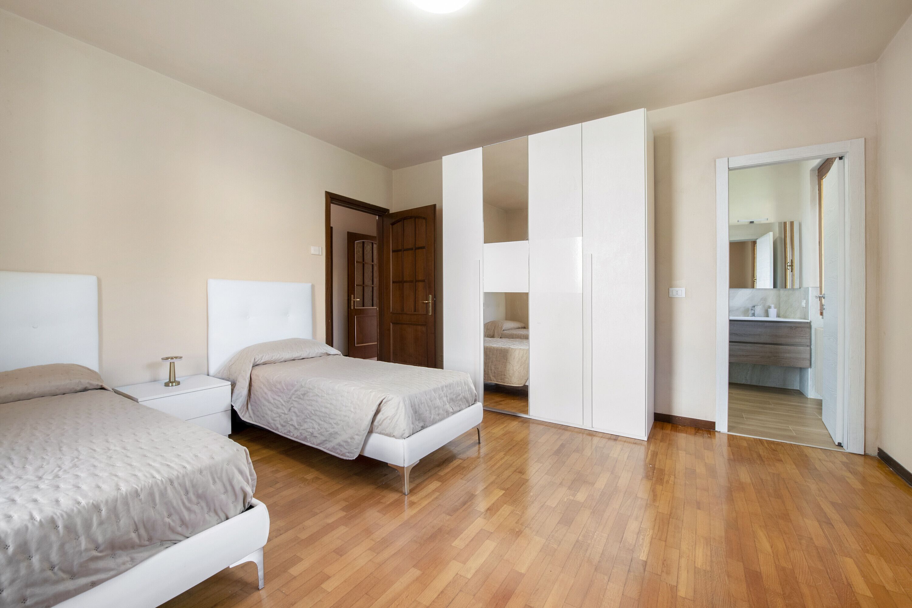 Bügeleisen/Bügelbrett, WLAN, Bettwäsche