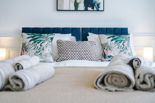 2 bedrooms, iron/ironing board, Internet, bed sheets