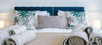 2 Bed apartment| sleeps up to 5|