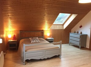 7 室のベッドルーム、アイロン / アイロン台、WiFi