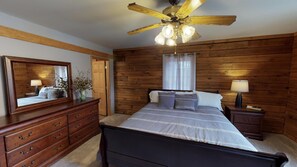 4 Schlafzimmer, Schreibtisch, Bügeleisen/Bügelbrett, kostenloses WLAN