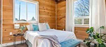 The Whispering Acres-Nature Retreat with Pool, Firepit- Entertainer’s Paradise.