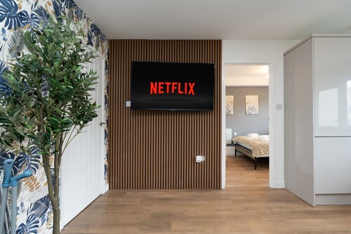 Open Mind Property - 8 Guests, 4 Beds & Free Parking