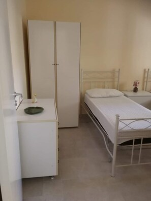 2 habitaciones, tabla de planchar con plancha y wifi