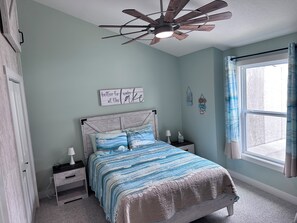 4 bedrooms, desk, iron/ironing board, free WiFi