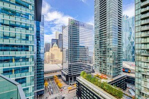 Exterior - Downtown Toronto: Skyline View! (Toronto)