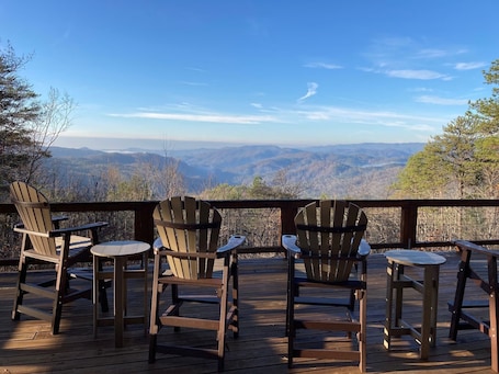 Property grounds. Spacious 5-BR House with Long Range Views of Mtns. & Lake Jocassee,Near Brevard!