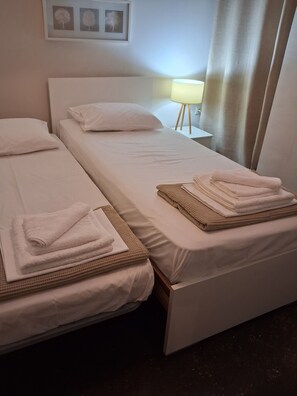 Iron/ironing board, WiFi, bed sheets