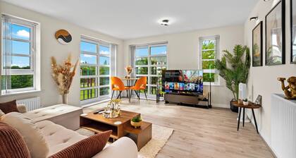 Dote Haven Stylish 2 Bed Apartment with Free parking