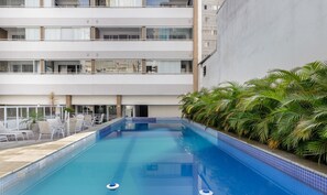 حمّام سباحة خارجي