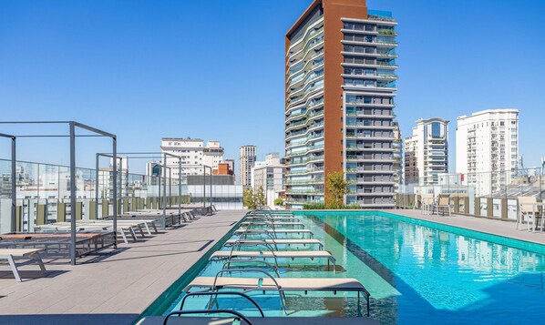 حمّام سباحة خارجي