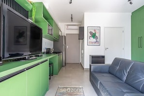 Basic Apartment | Living area