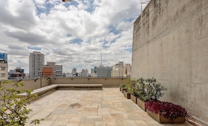Basic Apartment | Terrace/patio
