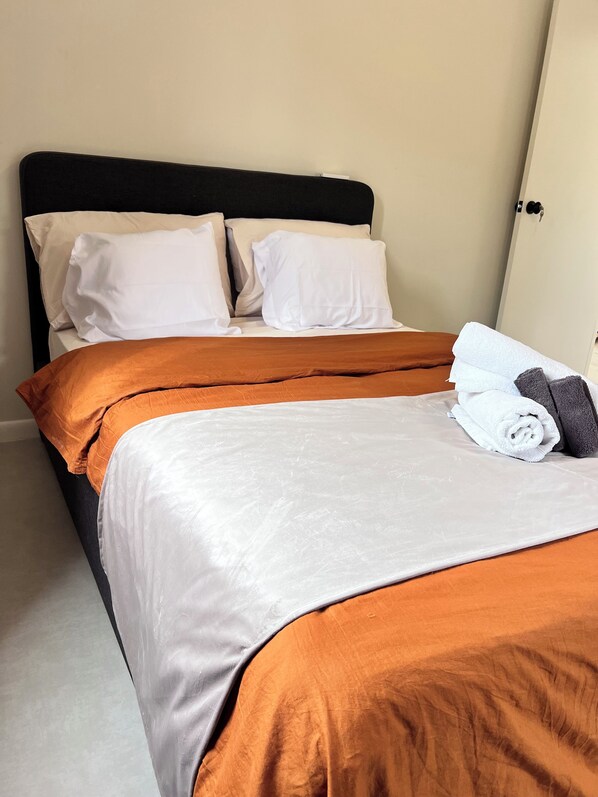 2 bedrooms, free WiFi, bed sheets, wheelchair access