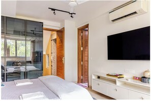 1 slaapkamer, een kluis op de kamer, een strijkplank/strijkijzer