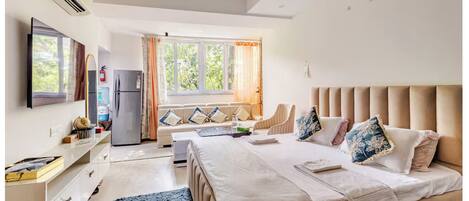 1 bedroom, in-room safe, iron/ironing board, free WiFi