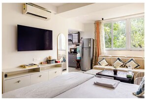 1 bedroom, in-room safe, iron/ironing board, free WiFi