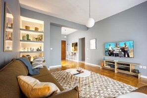 Smart TV, video games, books - Peaceful family 2-bdr APT with a Sunny Balcony (Kallithea)