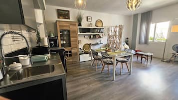 Micro-ondes, plaque de cuisson, lave-vaisselle