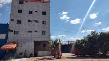 Mặt tiền nơi lưu trú