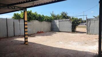 Bãi đậu xe tự phục vụ miễn phí