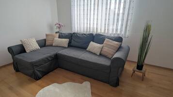 Fernseher, DVD-Player, Stereoanlage