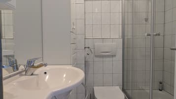 Handtücher, Seife, Toilettenpapier