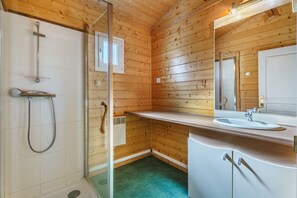 Bathroom - Gite des fleurs - Luzule (Saint-Prix)