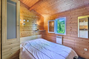 2 chambres, fer et planche à repasser, accès Internet, draps fournis