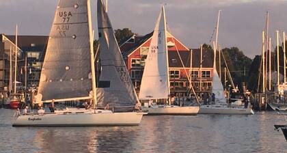 Modern Style Meets Eastport Charm, 2BR Walkable to Downtown Annapolis