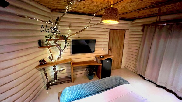 Deluxe Double Room, Lanai | Free WiFi