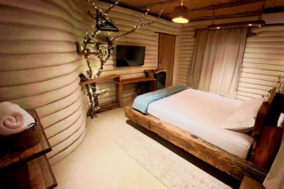 Deluxe Double Room, Lanai | Free WiFi
