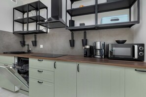 Kühlschrank, Mikrowelle, Geschirrspüler