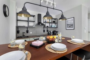 Kühlschrank, Mikrowelle, Geschirrspüler