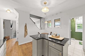 Interior - The Gustavus House - For 4! (Columbus)