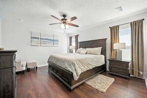 5 bedrooms, iron/ironing board, WiFi, bed sheets