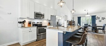 Salty Tradewind Retreat – Just One Mile to the Beach