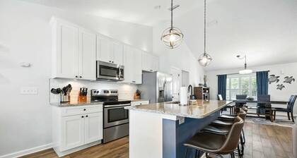 Salty Tradewind Retreat – Just One Mile to the Beach