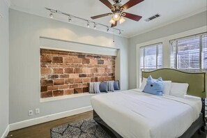 2 chambres, fer et planche à repasser, Wi-Fi gratuit, draps fournis