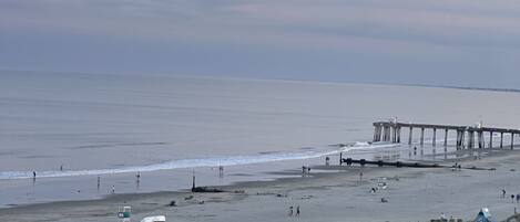 Beach nearby, sun-loungers