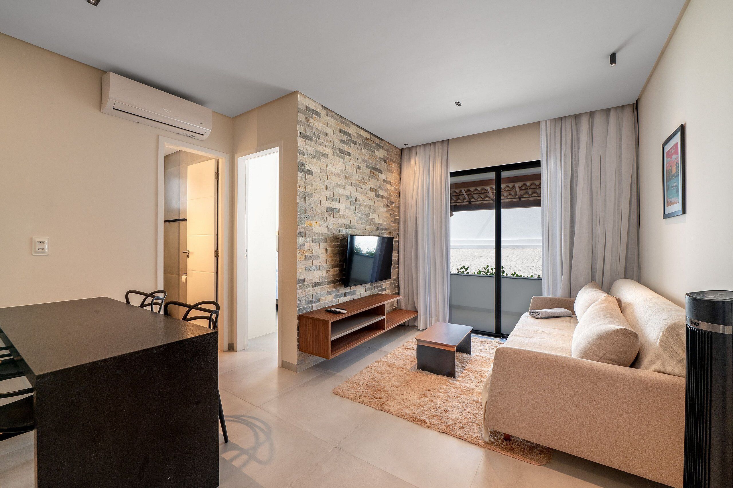 Apartamento tradicional | Área de estar | Smart TV
