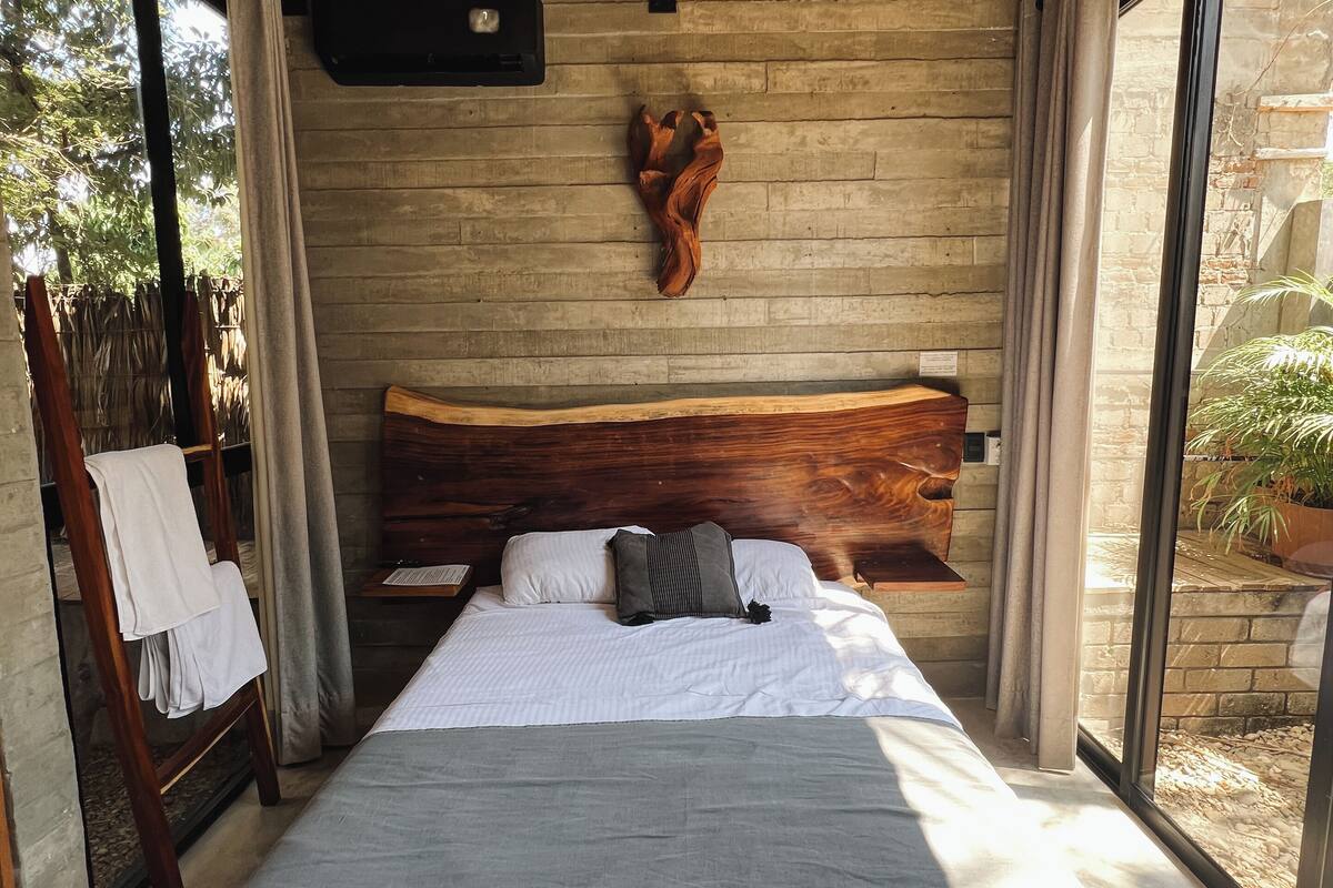 Classic Villa, 2 Bedrooms | In-room safe, blackout drapes, iron/ironing board, free WiFi
