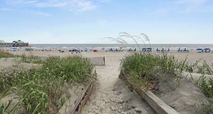 Charming 3-bedroom beachfront condo