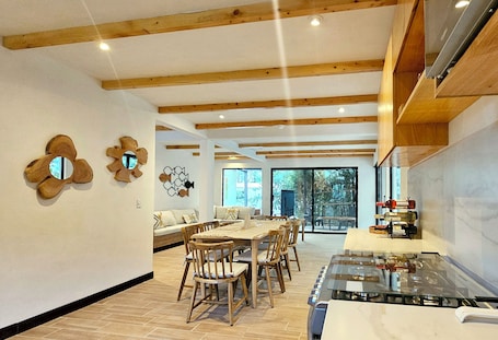 Interior. ! Mansion of Princes! "Dream on the shores of Lake Atitlan".
