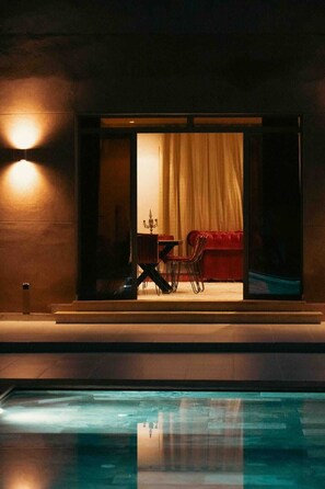 Villa, 4 chambres, accessible aux personnes à mobilité réduite, fumeurs | Piscine | Piscine couverte